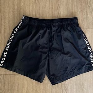 Men’s swimming trunks